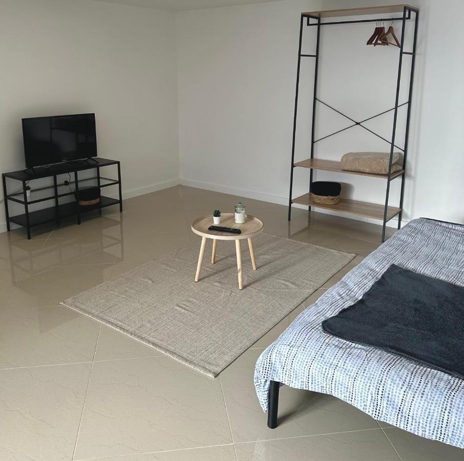 דירות Petite Maison Studio Tout Confort Cosy Givors Autoroute Et Gare מראה חיצוני תמונה