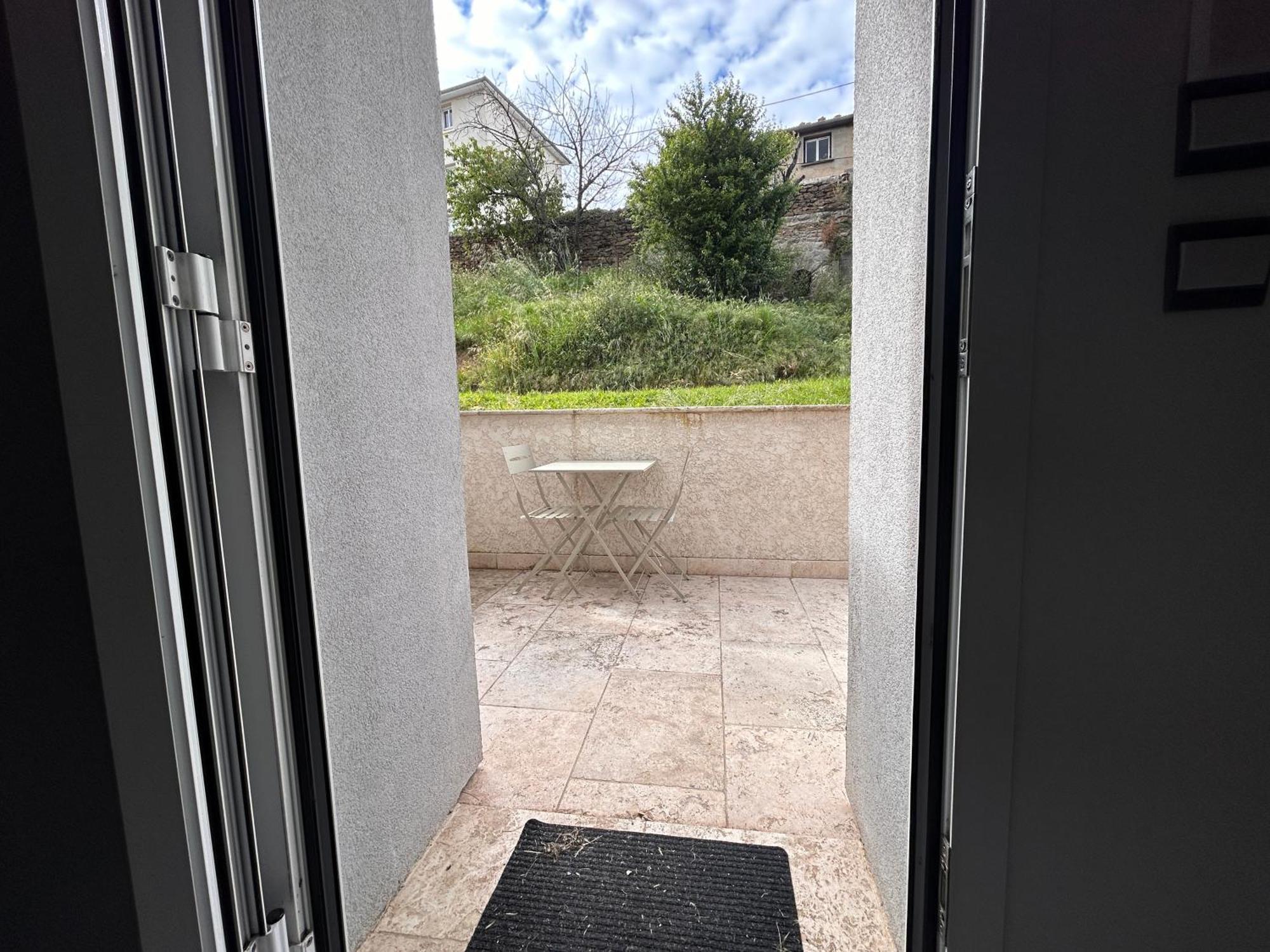 דירות Petite Maison Studio Tout Confort Cosy Givors Autoroute Et Gare מראה חיצוני תמונה